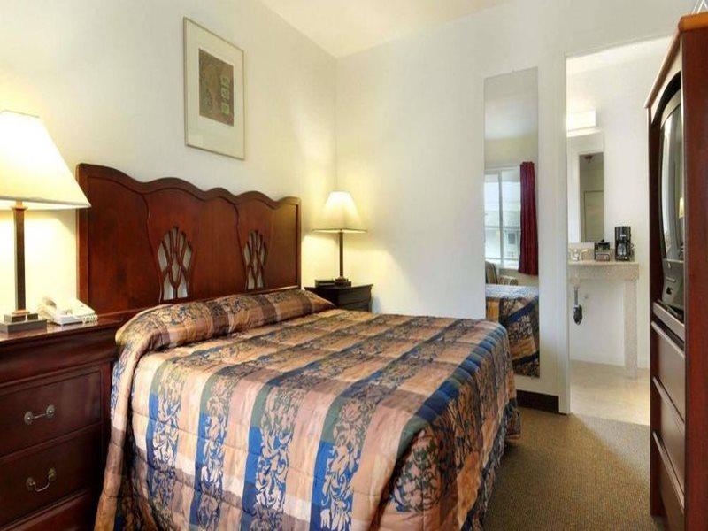 Knights Inn & Suites Seatac Airport Tukwila Buitenkant foto